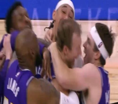 Evil Requie,生化危机,克里斯超越,鸿发彩票,互动竞猜平台,在线娱乐,预测挑战,鸿发彩票APP下载